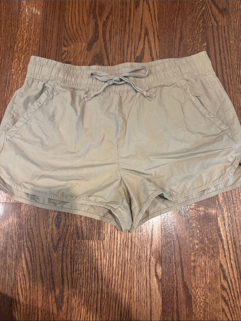 Lou & Grey 100% Cotton Poplin Dolphinp Hem Dark Khaki Shorts Size Medium
